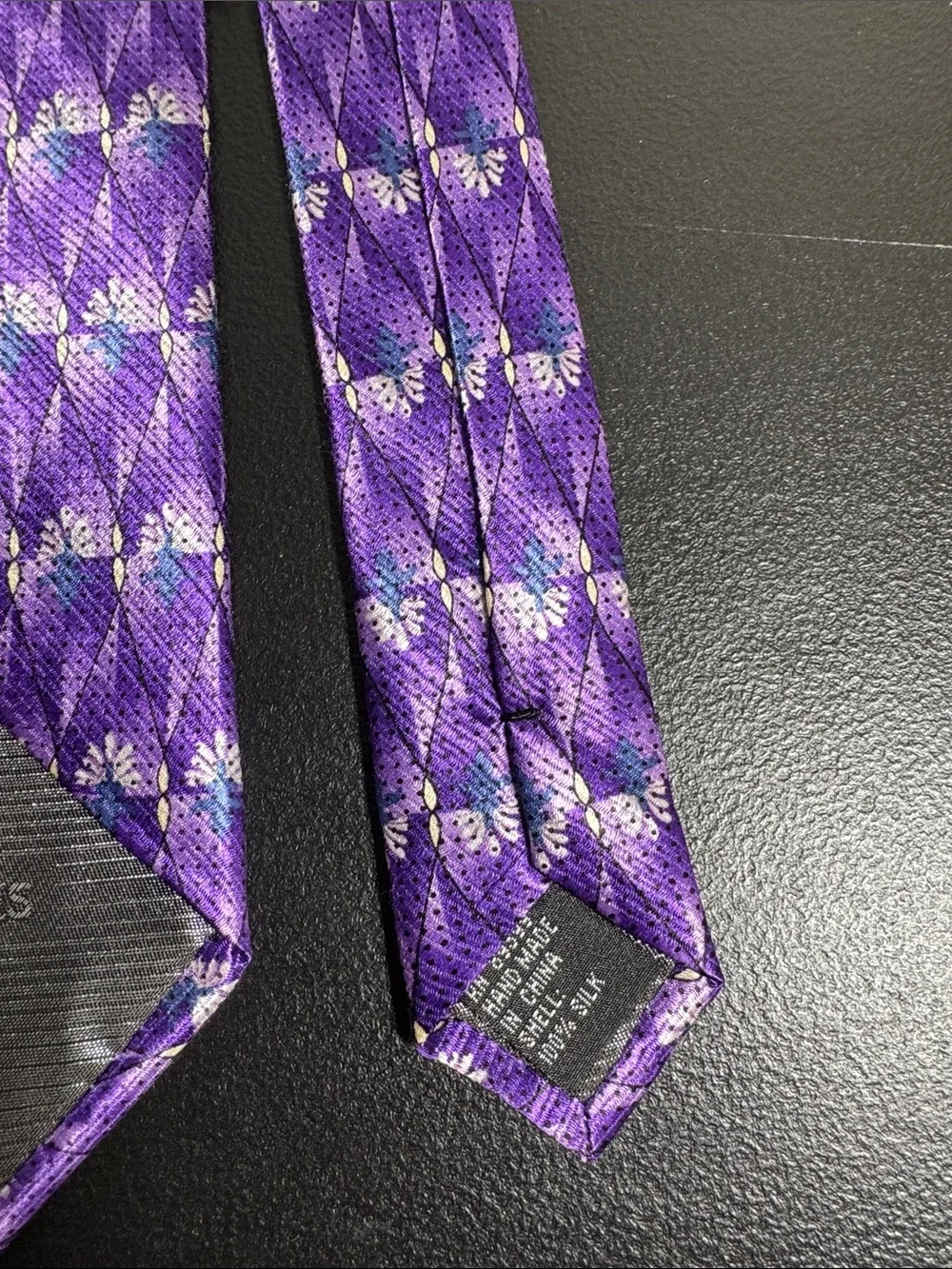 NEW Jhane Barnes mens purple geometric 100% silk neck tie NWT